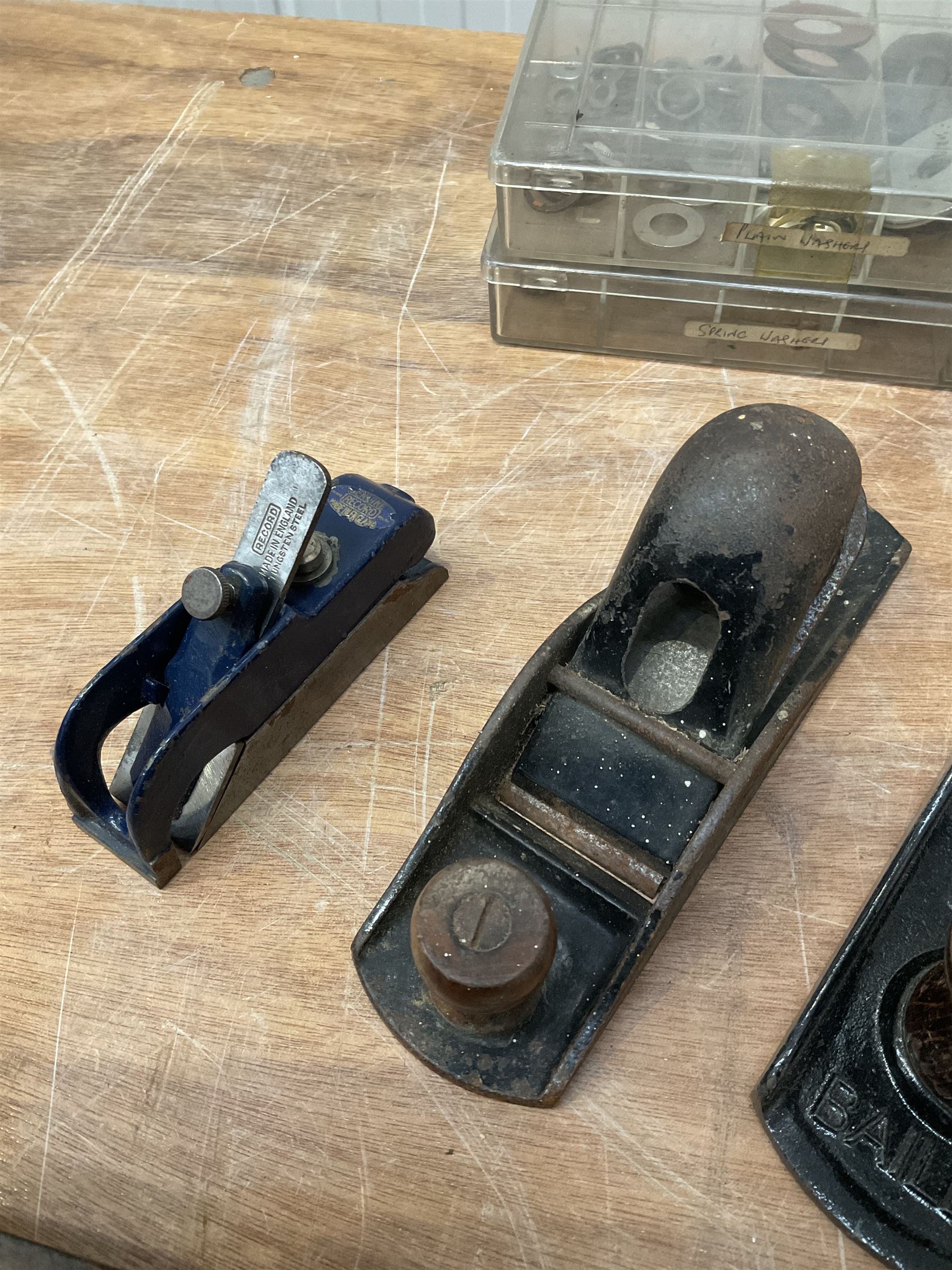 Record No4 plane, Stanley Bailey plane, Record bull face and other planes and tools - THIS LOT IS TO BE COLLECTED BY APPOINTMENT FROM DUGGLEBY STORAGE, GREAT HILL, EASTFIELD, SCARBOROUGH, YO11 3TX