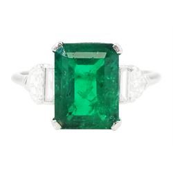 Platinum Colombian emerald and diamond ring, single emerald cut emerald of approx 3.00 car...