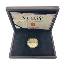 Queen Elizabeth II Bailiwick of Guernsey 2015 'The 70th Anniversary of VE Day' gold proof five pound coin, cased with certificate