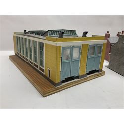 Fleischmann '00' gauge motorised turntable; boxed; kit-built plastic two-road engine shed; and eight kit-built card trackside/layout buildings