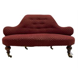 Small Victorian walnut framed chaise longue, serpentine seat