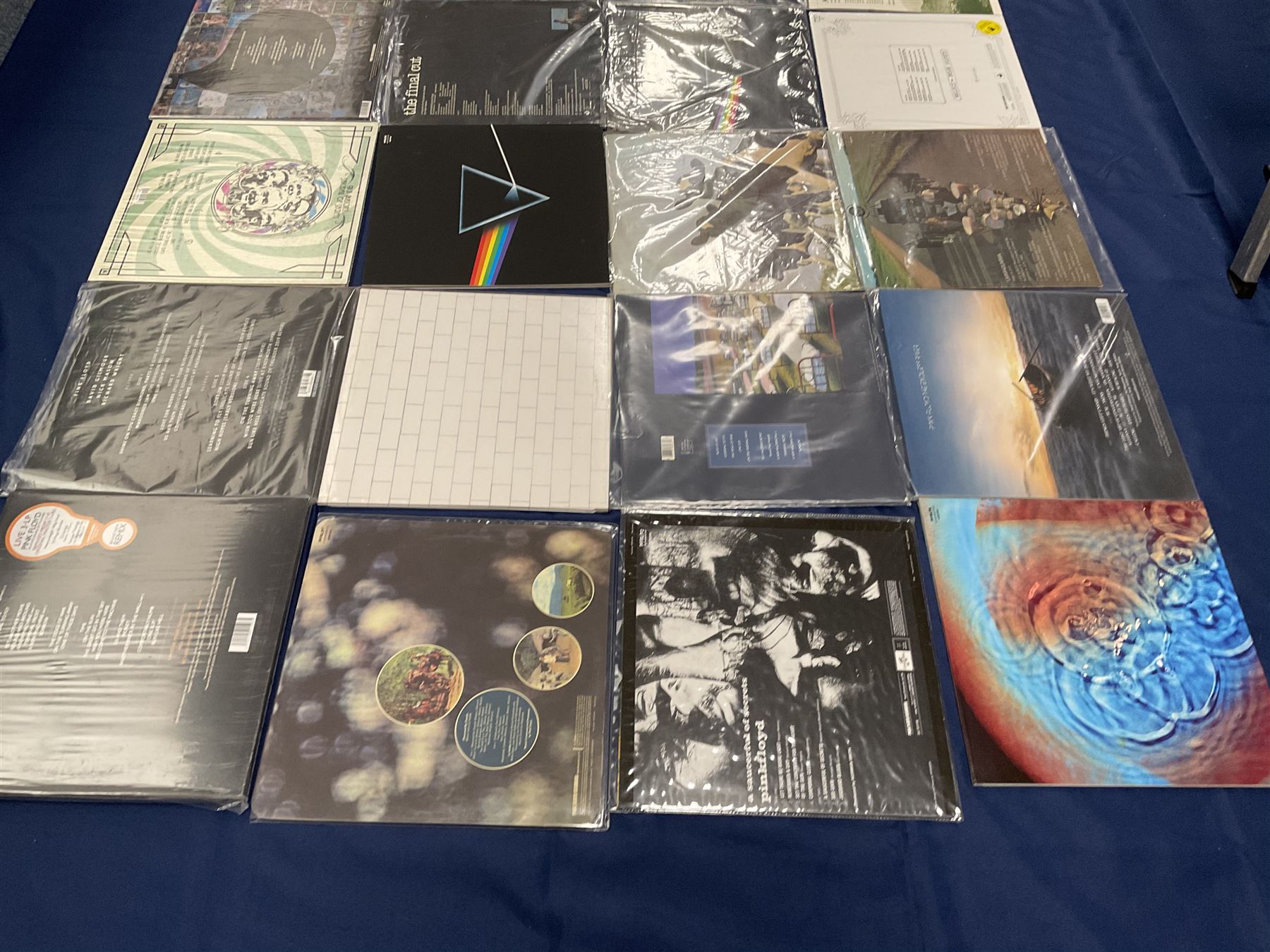 Pink Floyd vinyl LPs including 'Delicate Sound of Thunder', 'Relics', 'A Momentary Lapse of Reason', 'The Wall', 'Wish You Were Here' etc (20)