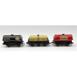 Hornby Dublo - 4646 Low-Sided Wagon D1 with cable drums; 4649 Low-Sided Wagon with tractor; 4656 16-Ton Mineral Wagon brown; 4657 United Dairies Milk Tank Wagon; 4660 U.G.B. Sand Wagon; 4677 Tank Wagon 'Mobil' (D1); and 4680 Tank Wagon 'Esso' (Fuel Oil); all boxed (7)