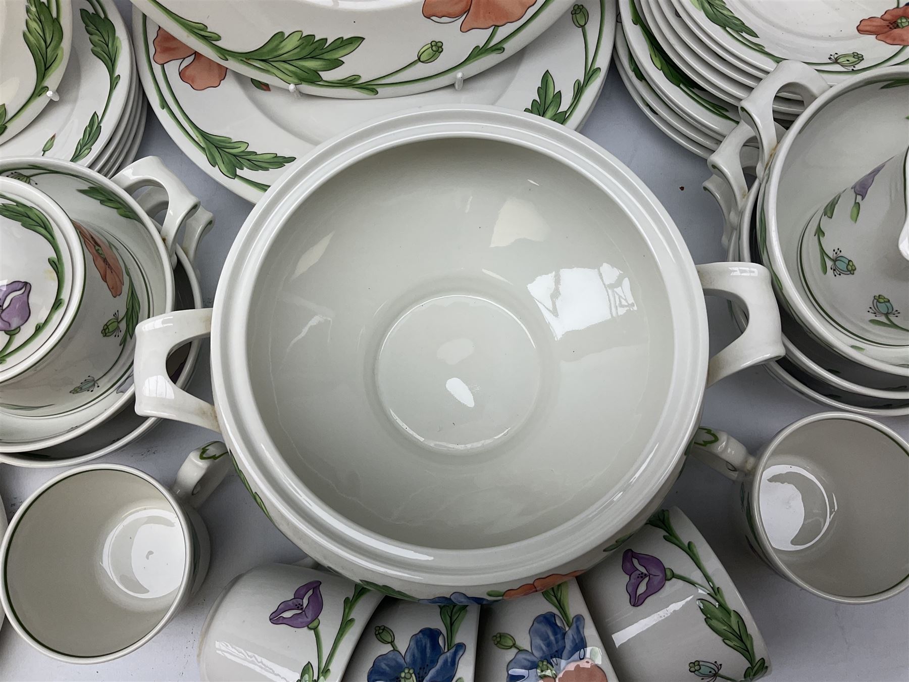 Villeroy & Boch 'Amapola' pattern tea and dinner wares | Antiques