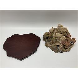 Lilliput lane St. Peters Cove with display plinth and original box 