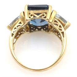  Three stone blue and pale topaz gold ring, hallmarked 9ct  