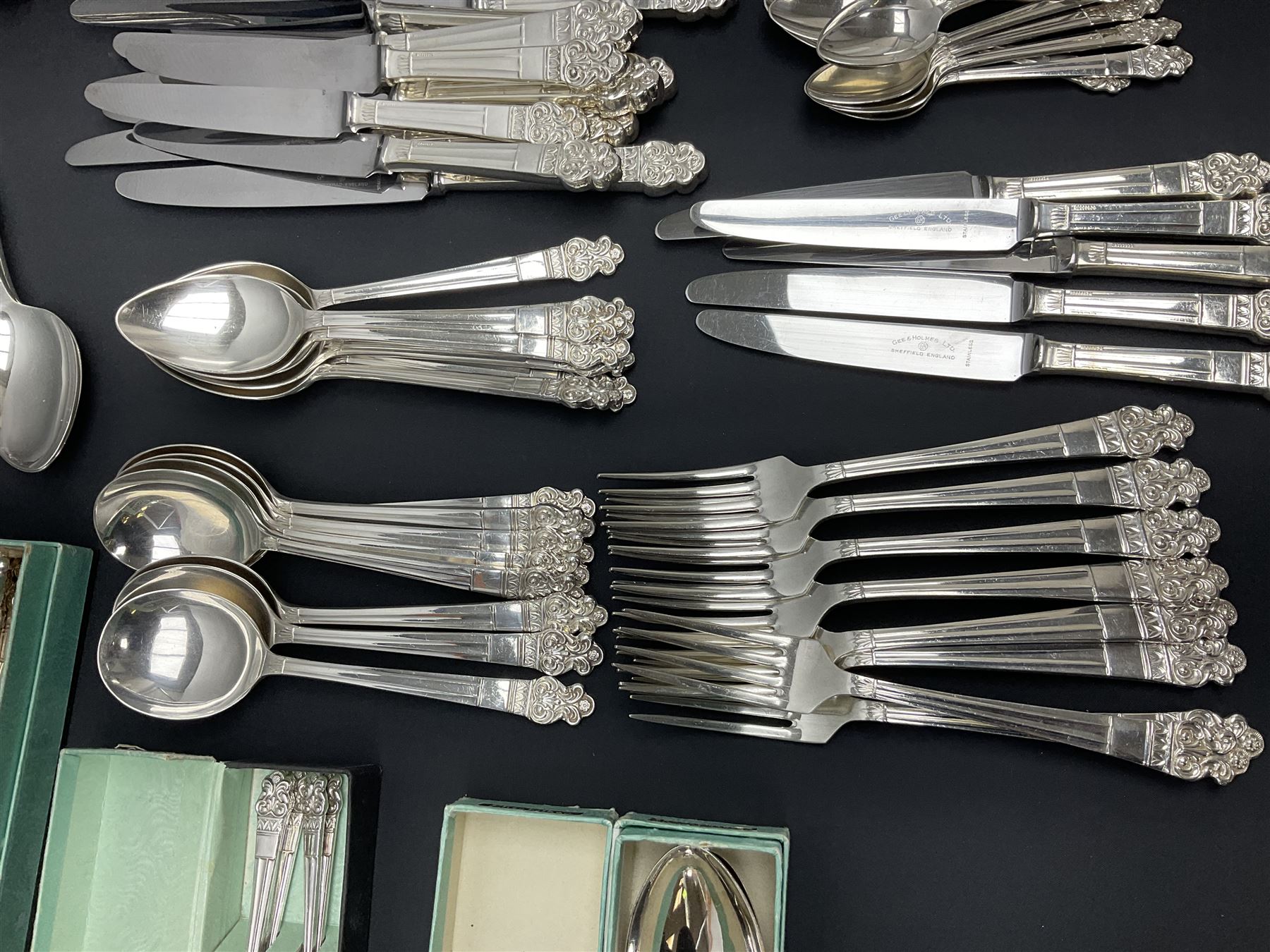 Gee Holmes Ltd Elizabethan pattern part canteen of silver plated