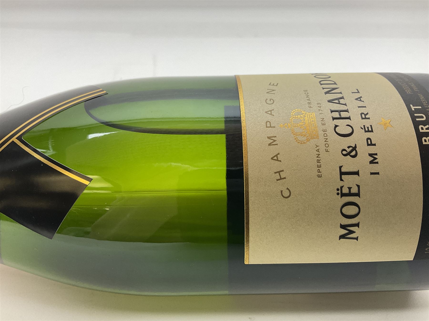 Bollinger special cuvee champagne, 75cl 12% vol, and Moet & Chandon imperial champagne, 750ml, 12% vol (2)
