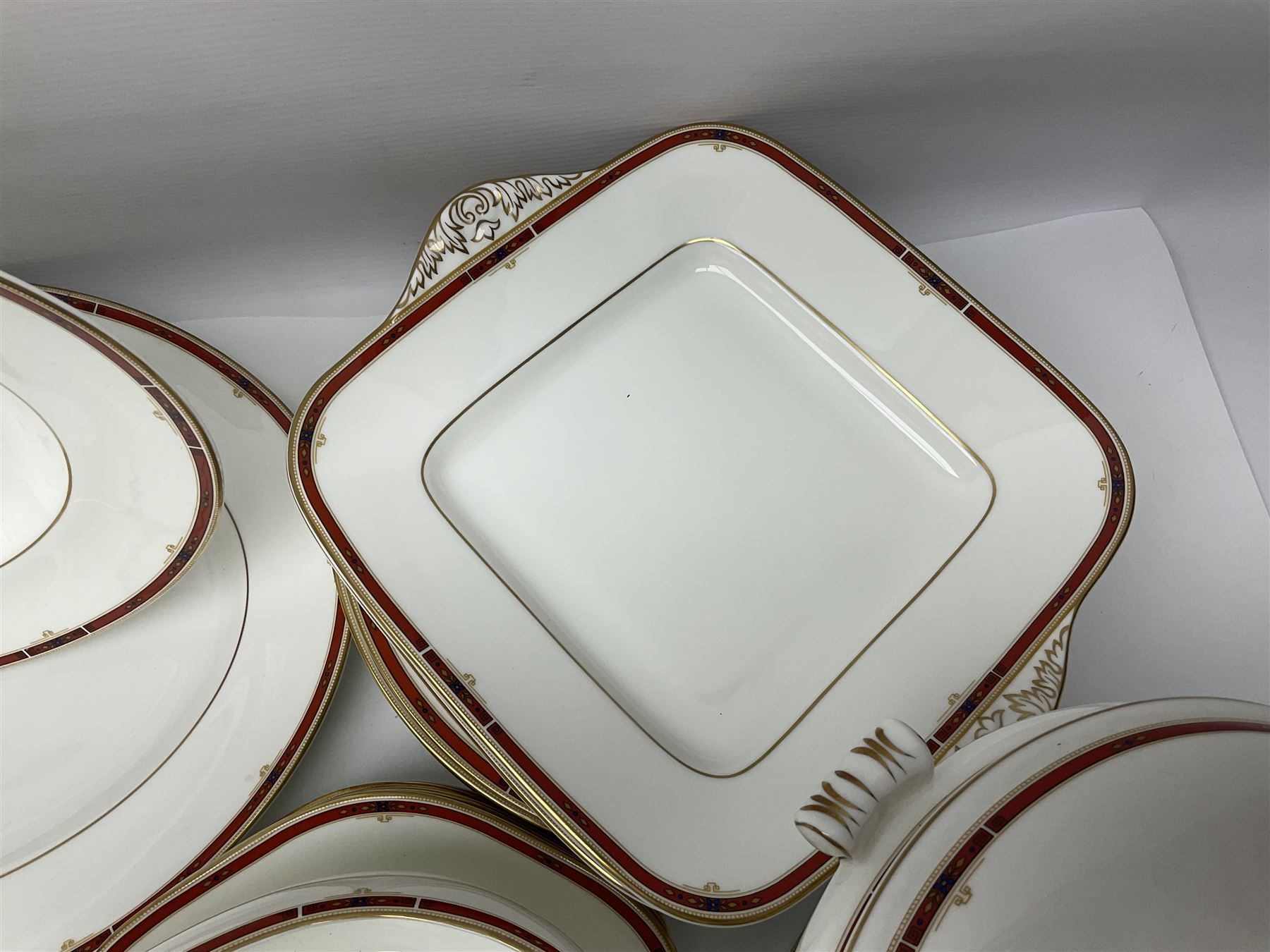 Wedgwood Colorado pattern dinner and coffee service for eight, to include coffee pot, milk jug, covered sucrier, coffee cans and saucers, dinner plates, side plates, twin handled bowls, four covered vegetable tureens etc (92)