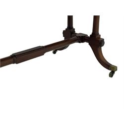 George III mahogany sofa table, rectangular drop-leaf top with reed moulded edge and rounded corners, fitted with two frieze drawers and two opposing false drawers, quadruple collar turned pillar supports on turned and block platforms, splayed and moulded supports with brass cups and castors 