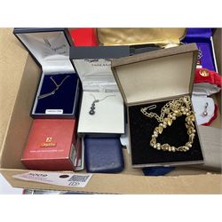 9ct gold bangle, hallmarked, pair of Pandora silver infinity earrings, 9ct gold stone set studs, other silver jewellery, costume jewellery, Stratton compact mirror and a Vincenza glass basket