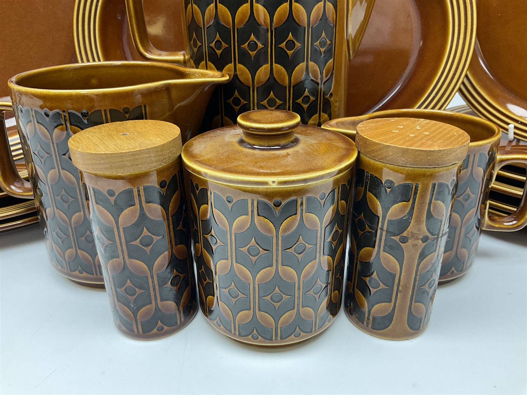 Hornsea Heirloom pattern coffee service for six, comprising of coffee pot, covered sucrier, milk jug, hot water jug, dessert plates, side plates, dinner plates, jug, salt and pepper shakers and serving platter 