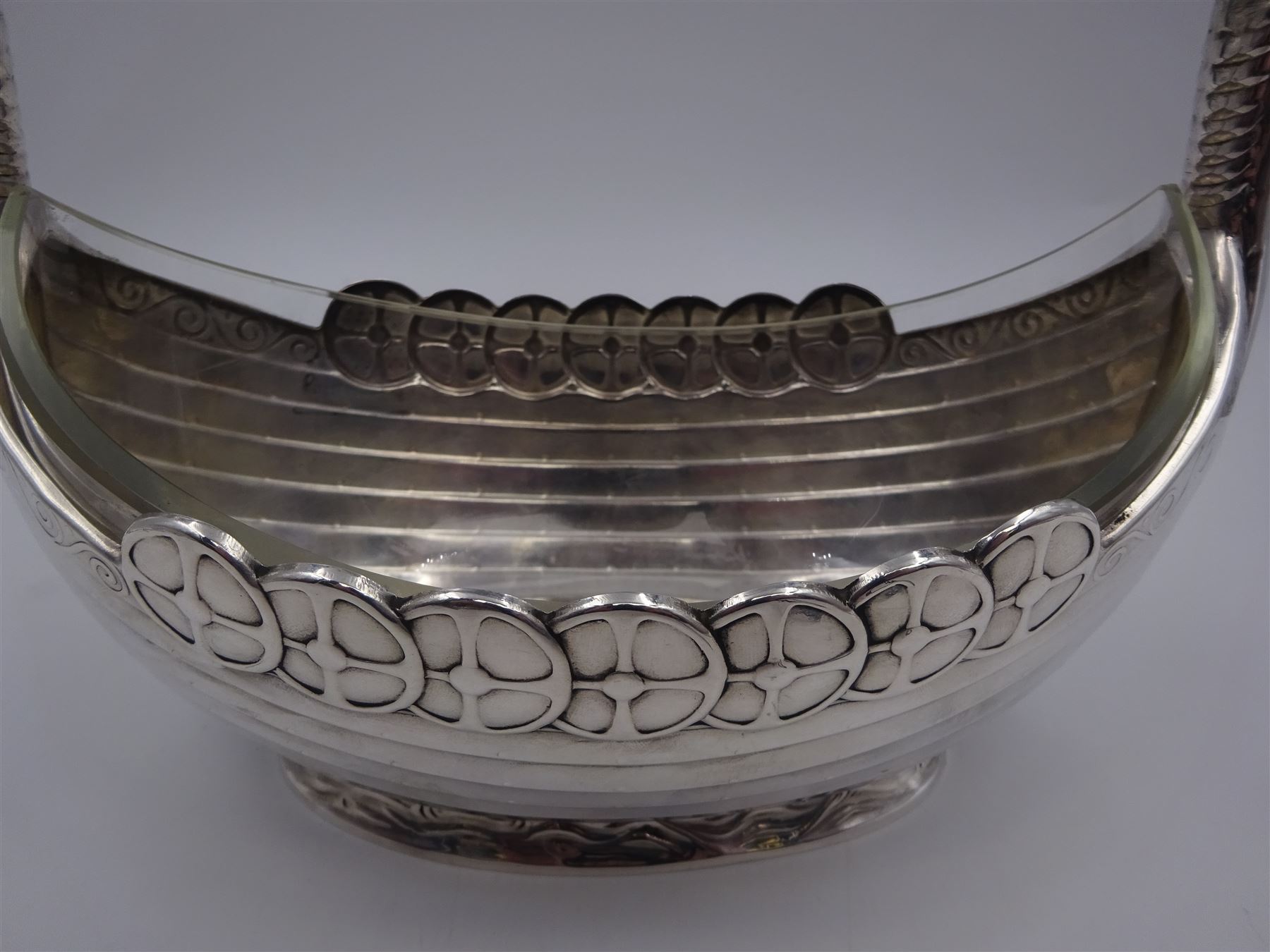 Silver plated novelty sugar bowl, in the form of a viking longship, with clear glass liner, stamped Alpacca to base, H15.5cm