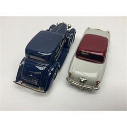 Eight Lansdowne Models 1:43 scale models - 1939 Bentley Embiricos, 1939 Lagonda V12 Long Saloon, 1961 Wolseley 6-110, 1971 Vauxhall PC Cresta De Luxe, 1958 Austin A105, 1955 Hillman Minx Convertible, 1954 Singer Roadster and 1936 Bentley 4 1/4 Ltr Park Ward DHC; all unboxed (8)