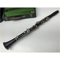 F. Buisson Dallas London oboe, serial no.5434; Boosey & Hawkes Lafleur clarinet, serial no.807004; and incomplete Boosey & Hawkes Regent clarinet, serial no.372169; each in fitted carrying case (3)