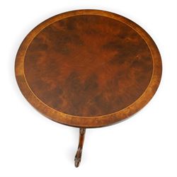 Quality Georgian design walnut and mahogany circular wine table, banded top with satinwood stringing, turned and fluted pedestal carved with acanthus leaves, the tripod base with carved knees terminating to ball-and-claw feet