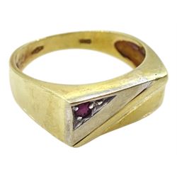 9ct gold single stone ruby ring