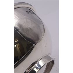 Small 1920's silver footed bowl, of plain circular form, hallmarked Martin Hall & Co Ltd, Sheffield 1922, H5.5cm D12cm, approximate weight 5.26 ozt (163.8 grams)