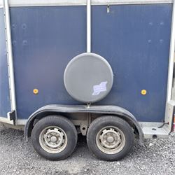 Ifor Williams HB505R horse trailer