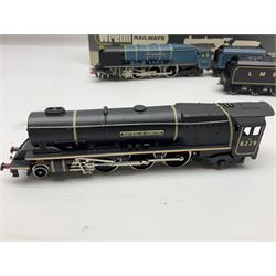 Wrenn '00' gauge - two Princess Coronation (Duchess) Class 4-6-2 locomotives - 'City of Glasgow' No.46242 in BR Blue; and 'Duchess of Hamilton' No.6229 in LMS Black; both boxed with instructions (2)