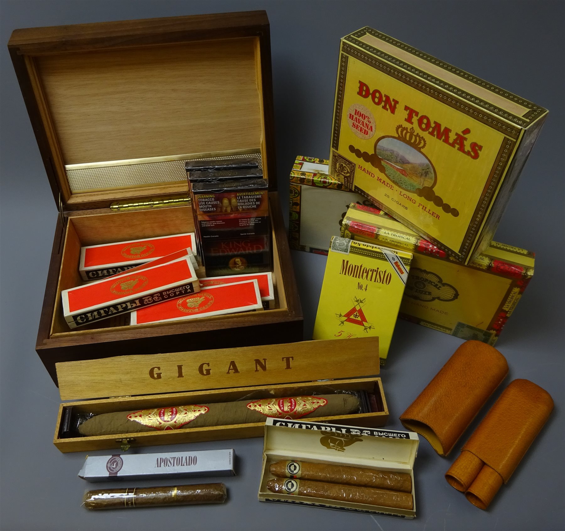 Decatur walnut Humidor, W28cm, box of 25 La Tropical Imported Hand Made