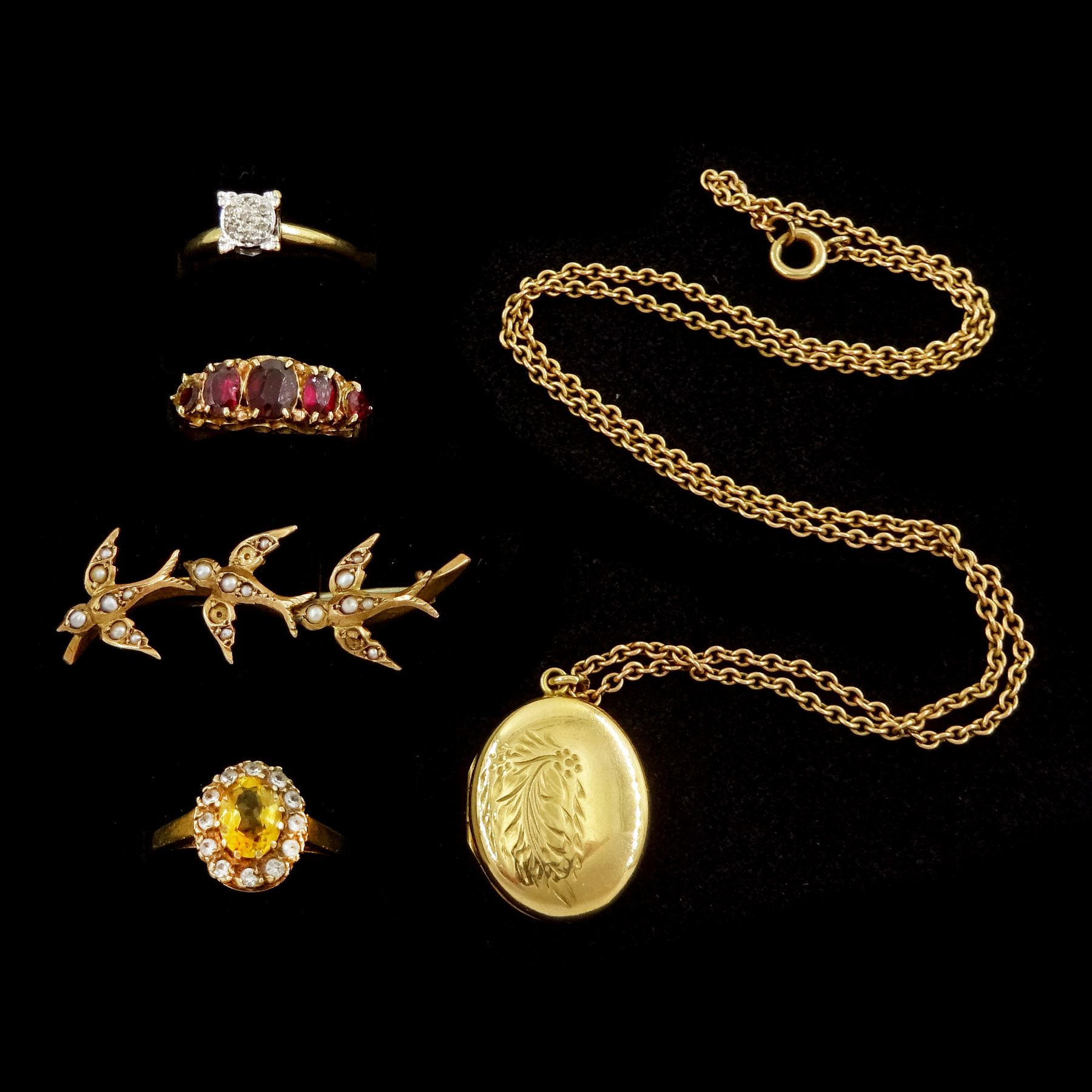 9ct gold jewellery including five stone garnet ring, citrine and paste stone set cluster ring, diamond cluster ring, locket pendant necklace and a pearl swallow brooch