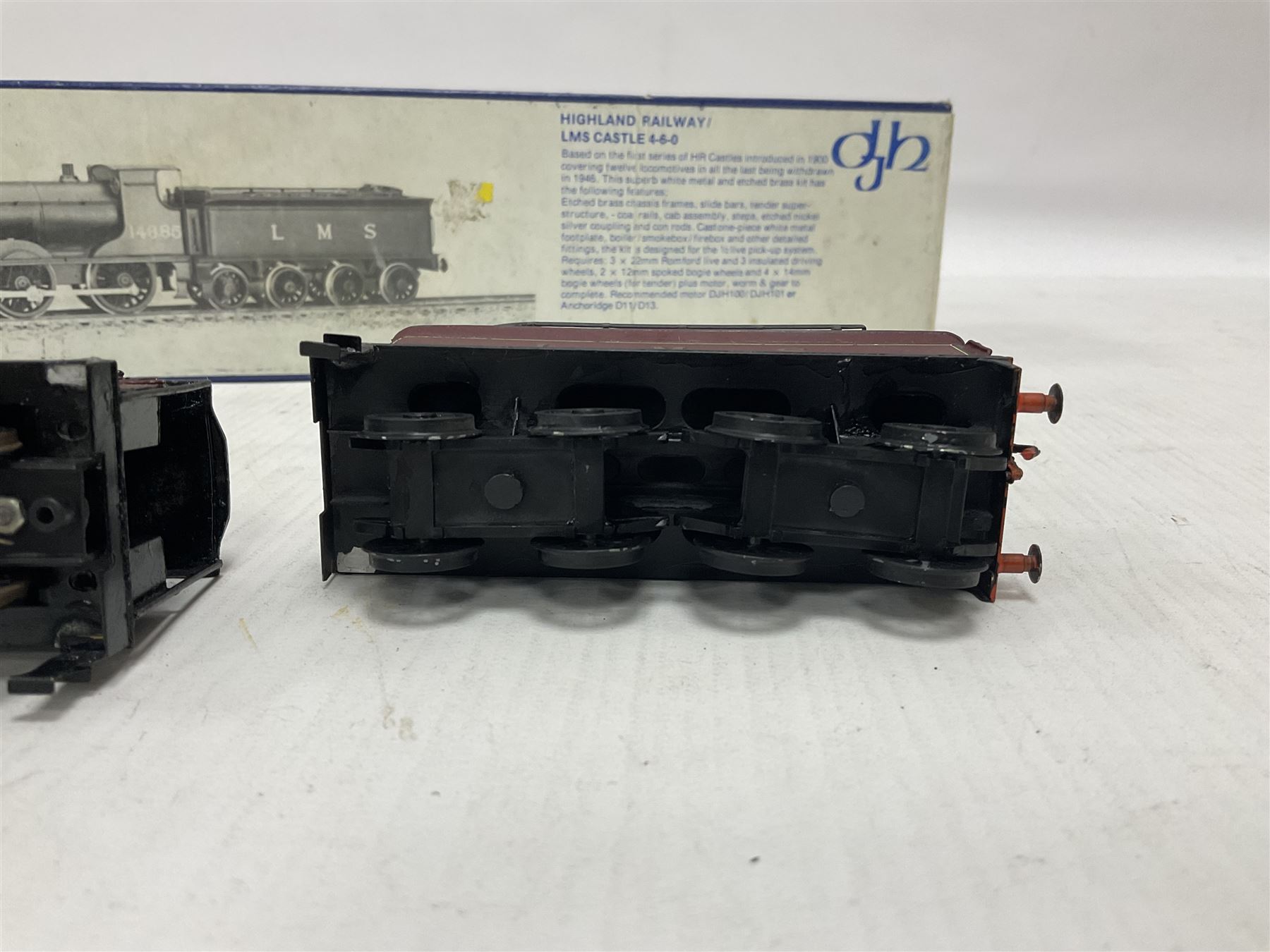 DJH Models - two ‘00’ gauge kit built model railway locomotives and tenders comprising K37 Highland Railway/LMS Castle 4-6-0 no.14685 in LMS crimson and K38 BR/WD 2-8-0 no.90124 in BR black; in original boxes 