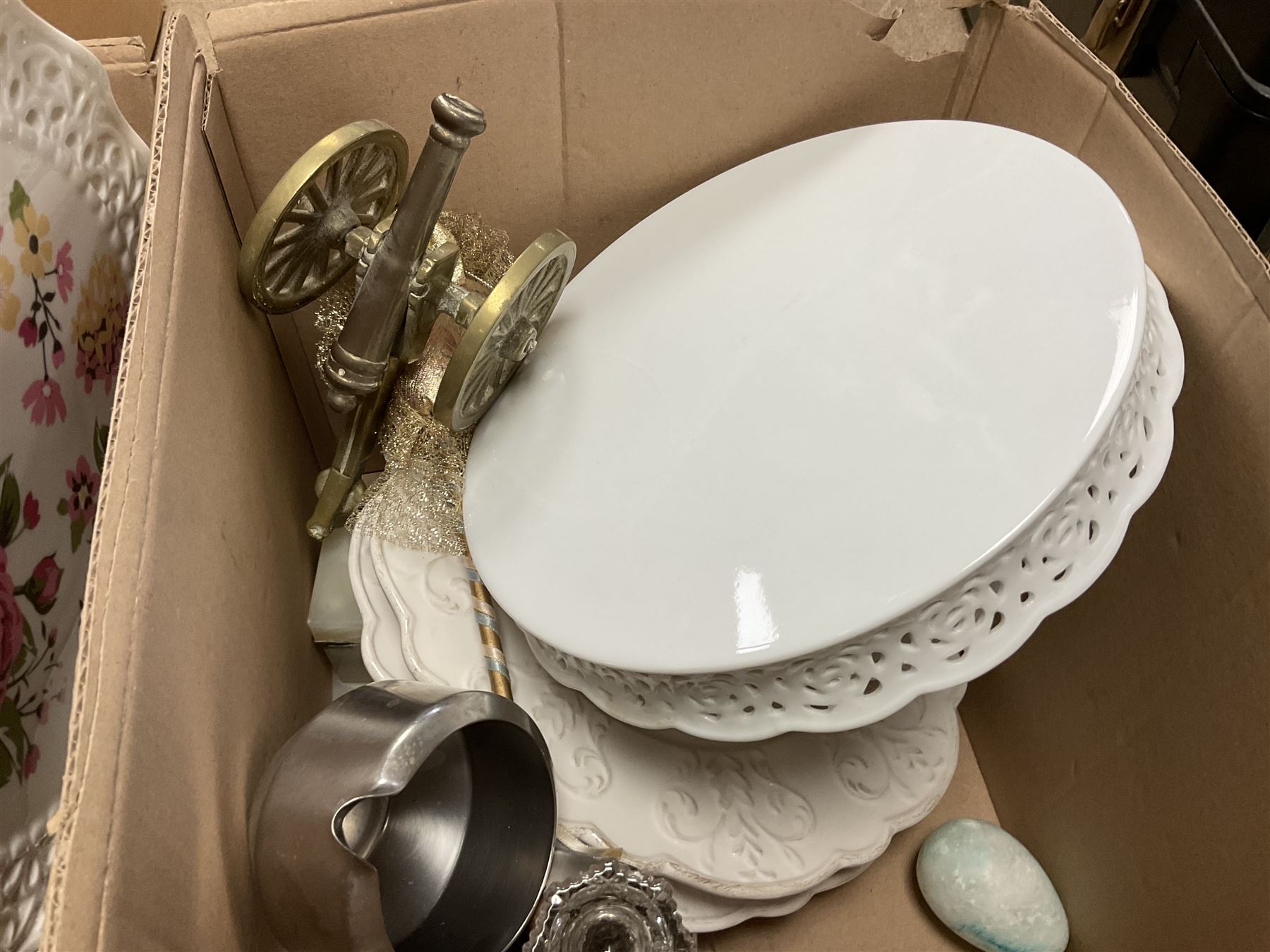 Nao vase in the form of a swan, together with various tea wares including 19th century and later tea cups and saucers, Royal Worcester coffee pot, without lid and other collectables, in two boxes 