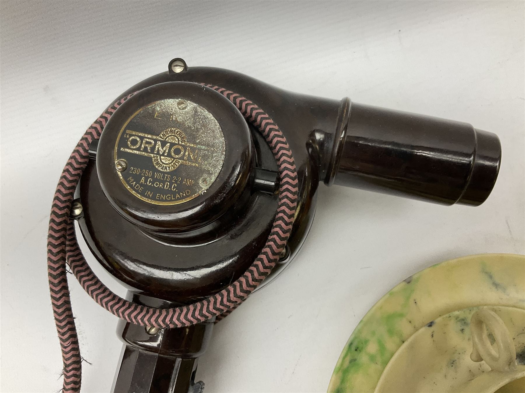 Collection of Bakelite to include Ormond hair dryer, 1930a Prettywell inkstand, Bandalasta marbled green teacup trio, two Sirram cups and saucers, Diadam Linga Longa etc