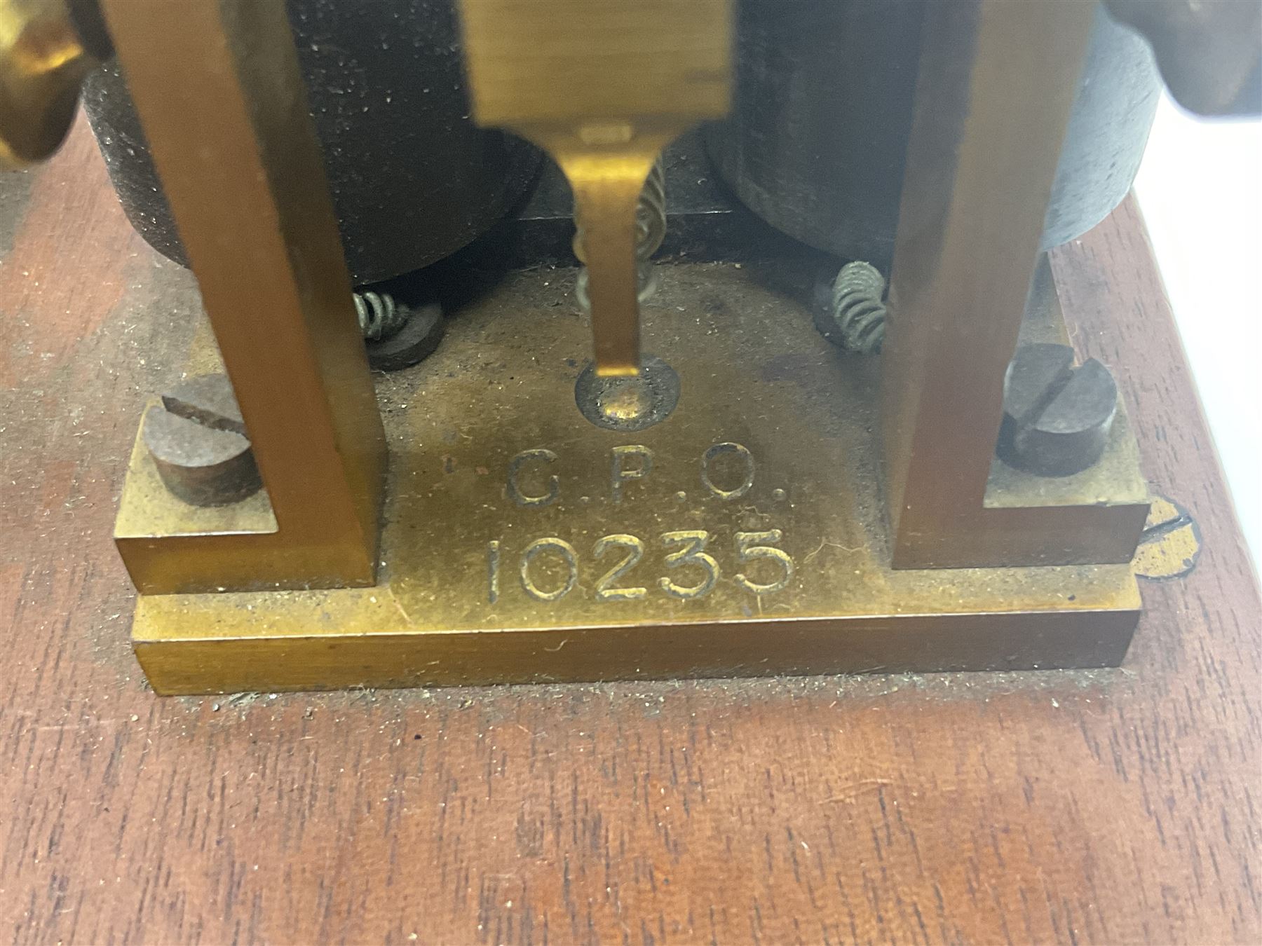 GPO telegraph morse code machine, marked GPO 10235 and Baseboard.S.C.MKII, in wooden carry case, case H16cm, L26cm 