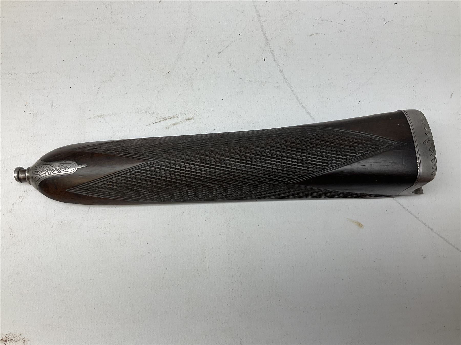 Midland Gun Company Birmingham & London 12-bore side-by-side box-lock non-ejector double barrel shotgun with 76cm damascus barrels, Prince of Wales style walnut stock with chequered grip and fore-end, top safety and engraved lock no.62160 L120cm overall; in scratch built baize lined wooden case. SHOTGUN CERTIFICATE REQUIRED.