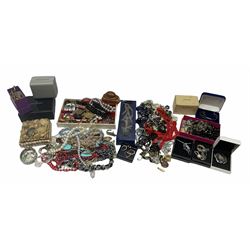 Various costume jewellery to include 9ct gold oddments, stamped silver examples, necklaces, earrings, beads etc