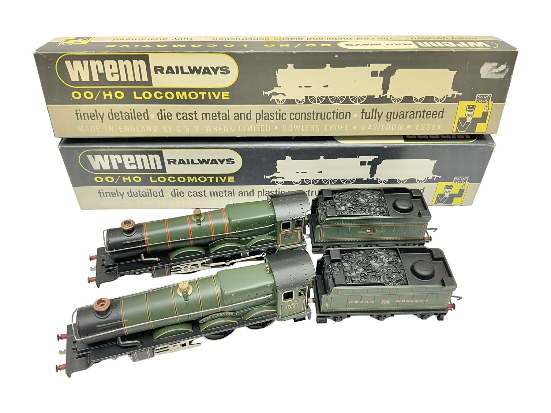 Wrenn '00' gauge - two Castle Class 4-6-0 locomotives - 'Clun Castle' No.7029 (number on buffer beam) in Great Western Green; and 'Cardiff Castle' No.4075 in BR Green; both boxed with instructions (2)