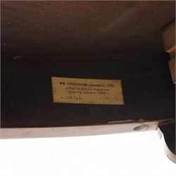 Early 20th century dining table, moulded oval top with gadroon carved edge, fitted with two additional leaves, raised on cabriole legs with shell carved knees and claw and ball feet