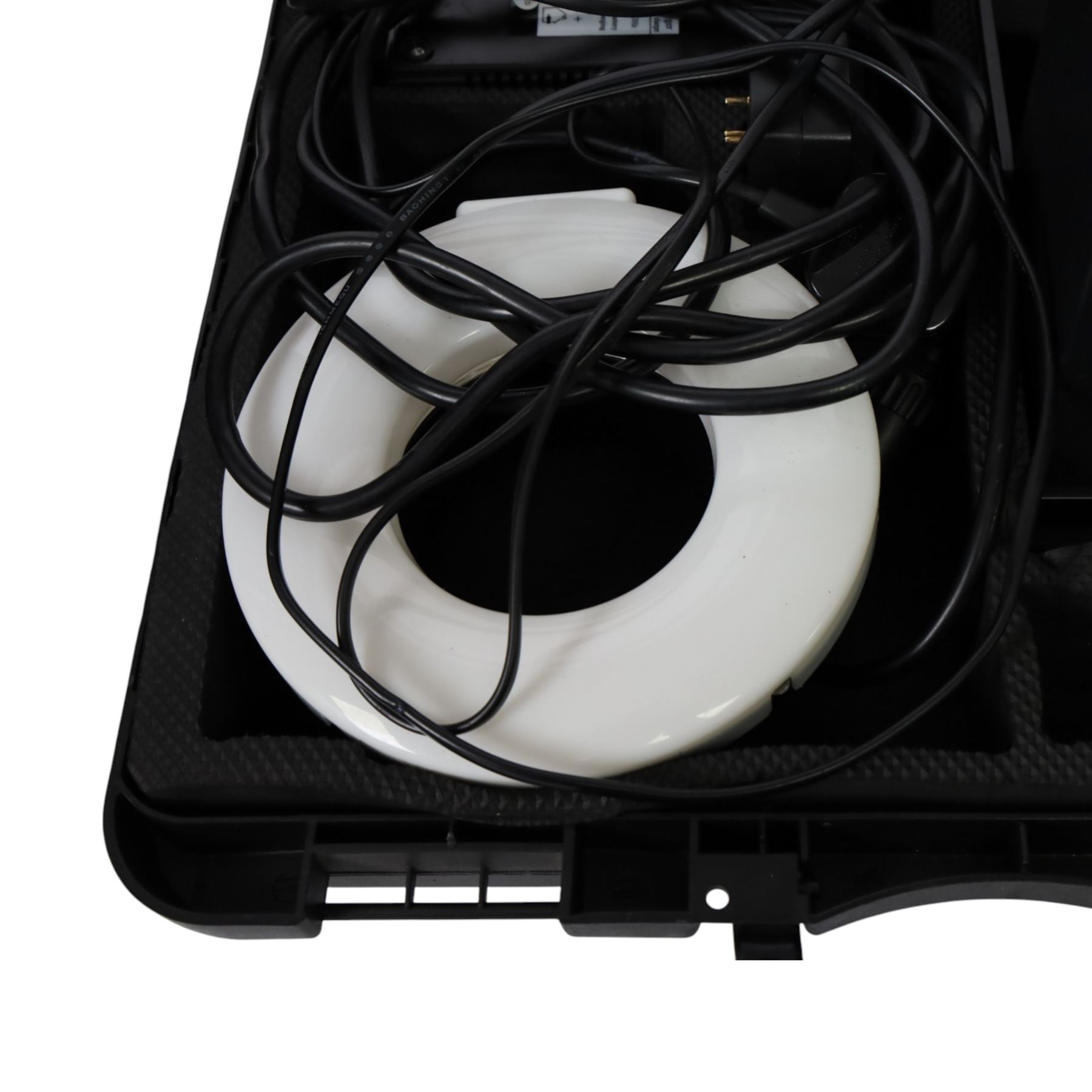 Photography lighting equipment, comprising Lastolite background, two Pixapro reflectors, Manfrotto tripod and Lencarta Safari 600 ring flash