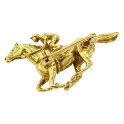 9ct gold horse and jockey brooch, London 1982