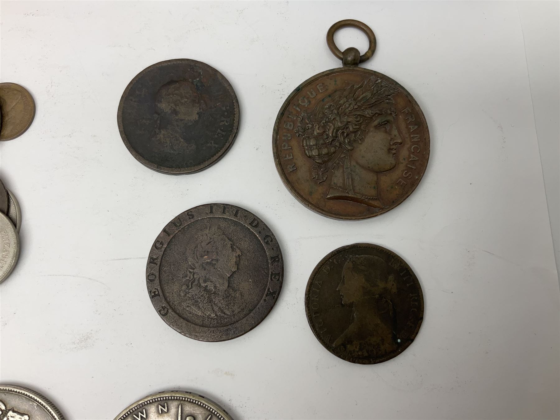 Queen Victoria 1889 crown coin, King George V 1935 crown, Queen Elizabeth II 1977 silver proof crown, small number of Great British pre 1947 silver coins, other pre-decimal coinage, World stamps including Argentina, Australia, Belgium, Canada, France, Germany etc 