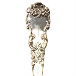 Cased set of six silver teaspoons and tongs Birmingham 1918 Maker Elkington & Co