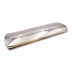 Early 20th century silver spectacles case, of rectangular form with rounded ends and curved hinged cover, hallmarks worn and indistinct, marked with lion passant and date letter 'L', probably Birmingham 1910, L11cm, approximate weight 1.24 ozt (38.7 grams)