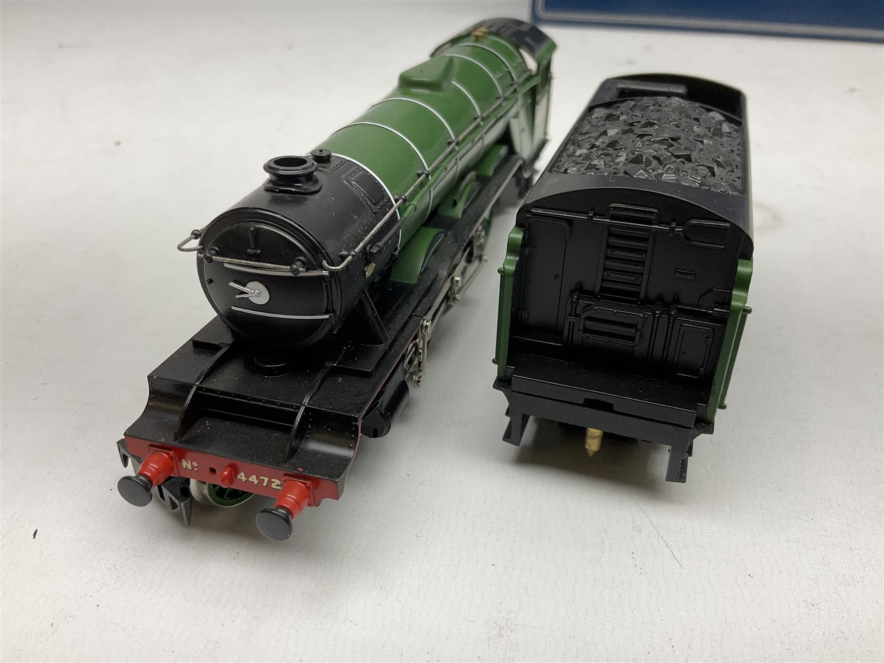 Hornby '00' gauge - LNER green 4-6-2 locomotive 'Flying Scotsman' No.4472 with tender and additional water tender in blue/grey; unboxed; together with The Flying Scotsman Limited Presentation Edition pack of three BR Mk.2A open and brake coaches; boxed