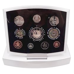 The Royal Mint United Kingdom 1998 proof coin collection and 2000 executive proof coin collection, both cased with certificates