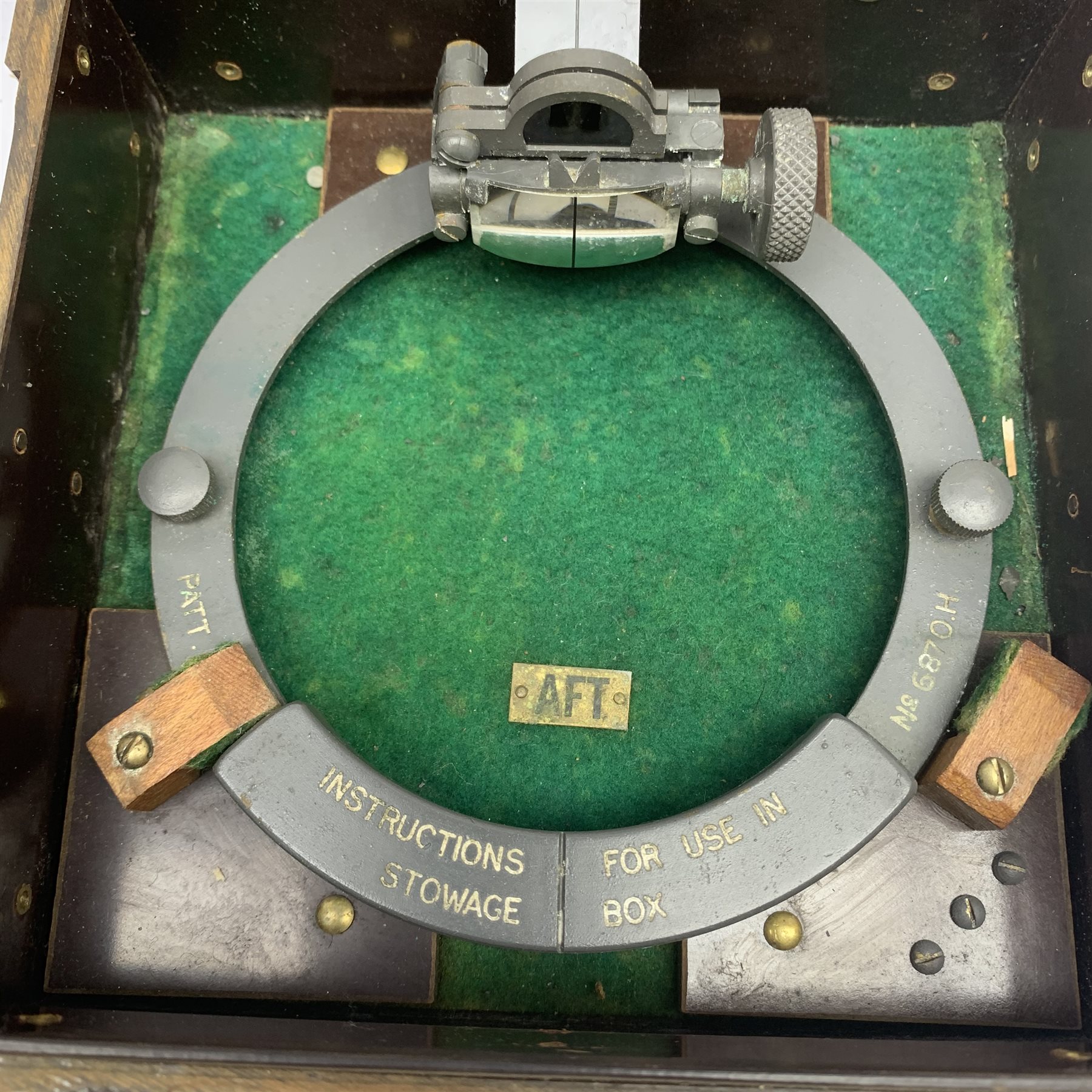 WW2 period Pattern 1152 Azimuth Circle navigation instrument, serial no.10819.H. in paxolin type case; and Pattern 1880 Azimuth Circle, serial no.6870.H. in associated case bearing label 'AFT' (2)