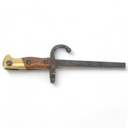 French Chassepot bayonet with 57cm curving fullered steel blade in steel scabbard, together with XIX Century French Model 1874 Gras Bayonet, manufacturer mark 'Mre d'Armes de St Etienne 1878'