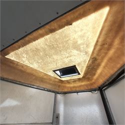 Ifor Williams HB505R horse trailer