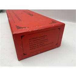 Ace Trains '0' gauge - E3 '2006 Celebration Class' 4-4-0 tender locomotive No.2006 in LNER green; boxed with original packaging and instructions.