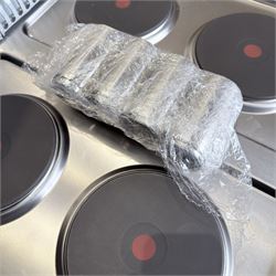 New - Adexa HRQ712, electric cooker with 4 burners and cabinet base 8kw 3 phase electric. 