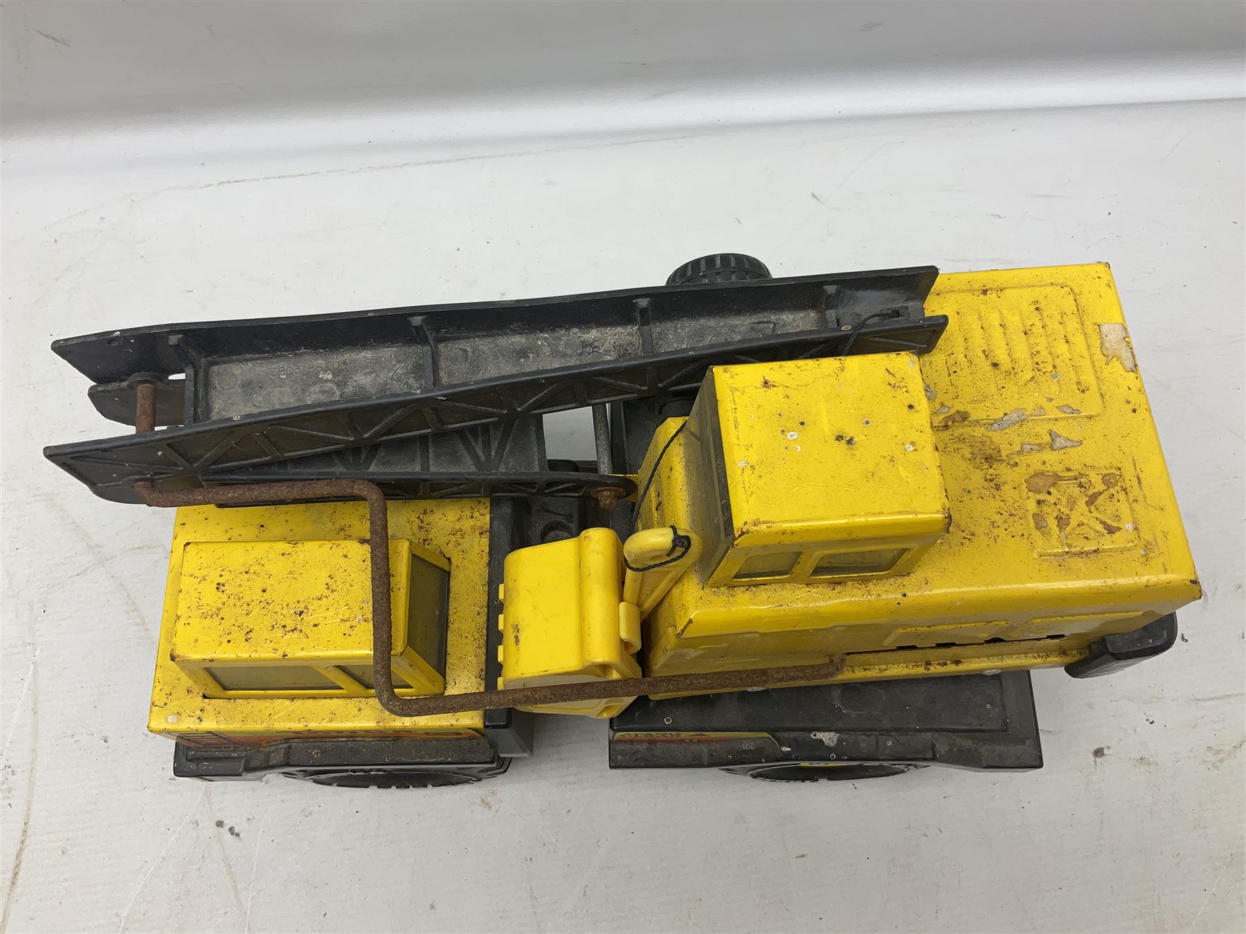 Tonka - five large scale pressed steel vehicles comprising Cement Mixer, Mobile Crane, Bulldozer and two Dumper Trucks (5)