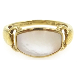  9ct gold mother of pearl ring, hallmarked  