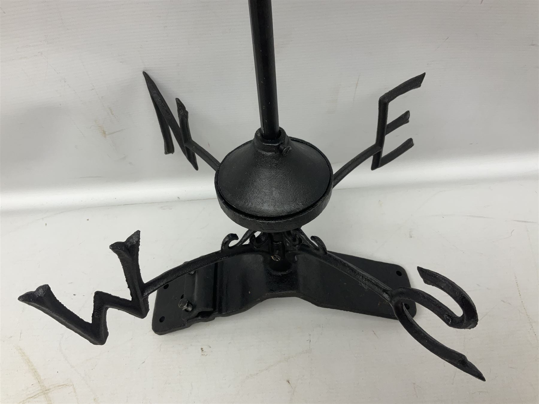 Ridge mounting weathervane with Blacksmith finial, H62 