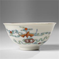 Chinese tea bowl painted with bats and deer, six character Guangxu mark to base, D9.5cm H5cm